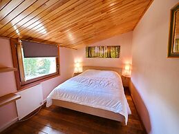 Beautiful Chalet With a Large Garden