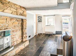 Cozy Holiday Home in La Reid With a Whirlpool