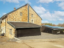 Cozy Holiday Home in La Reid With a Whirlpool