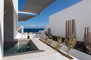 Almyra Oia Suites