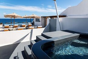 Almyra Oia Suites