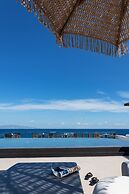 Almyra Oia Suites