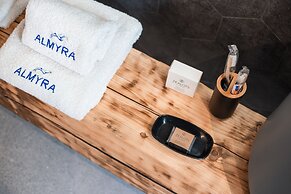 Almyra Oia Suites