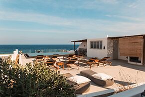 Almyra Oia Suites