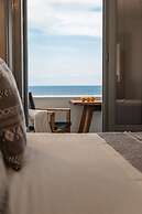 Almyra Oia Suites
