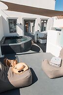 Almyra Oia Suites