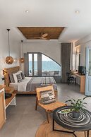 Almyra Oia Suites