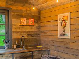 Holiday Home in Ferrieres With Garden