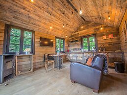 Holiday Home in Ferrieres With Garden