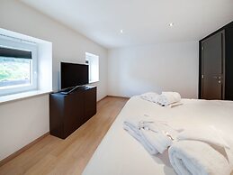 Comfort Near Historic Huy