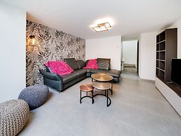 Comfort Near Historic Huy