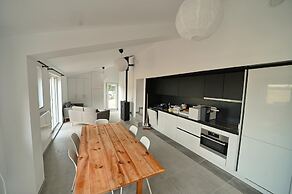 Comfortable Bungalow Near Lake Rabais