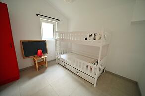 Comfortable Bungalow Near Lake Rabais