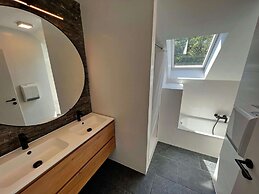 Villa in Durbuy With Jacuzzi & Golf Access