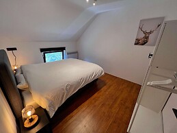 Villa in Durbuy With Jacuzzi & Golf Access