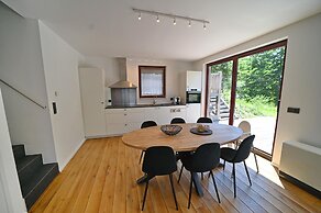 Villa in Durbuy With Jacuzzi & Golf Access