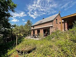 Villa in Durbuy With Jacuzzi & Golf Access