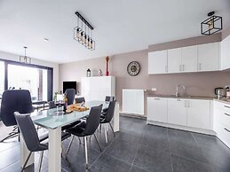 Cosy Apartment in Oostende With Private Terrace