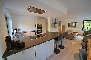 Chalet Ideally Located on the Edge of Forest