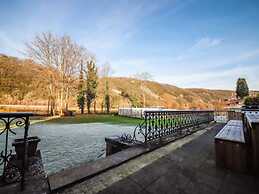 Modern Holiday Home in Hastiere With Sauna