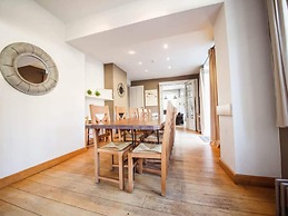 Modern Holiday Home in Hastiere With Sauna