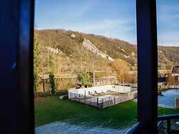 Modern Holiday Home in Hastiere With Sauna