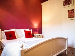 Modern Holiday Home in Hastiere With Sauna