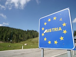 Apartment Near Nassfeld Ski Lift With Pool