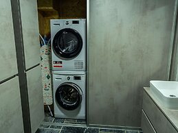 Cosy Mansion With Private Terrace and Sauna