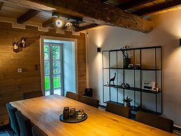 Cosy Mansion With Private Terrace and Sauna