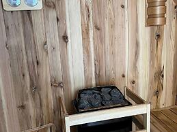 Cosy Mansion With Private Terrace and Sauna