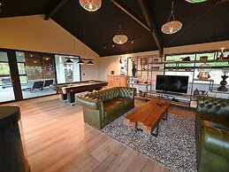 Luxurious Holiday Home With Indoor Pool