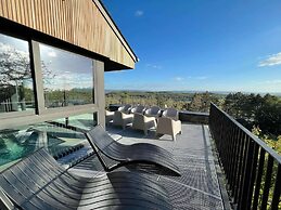 Luxurious Holiday Home With Indoor Pool