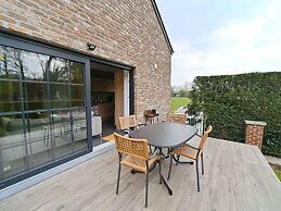 Holiday Home Only 200m From the Ourthe