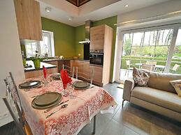 Holiday Home Only 200m From the Ourthe