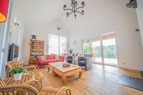 Holiday Home With a Terrace in Warisy