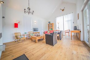 Holiday Home With a Terrace in Warisy