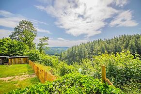 Holiday Home With a Terrace in Warisy