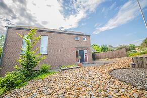 Holiday Home With a Terrace in Warisy