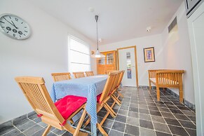 Holiday Home With a Terrace in Warisy