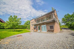 Holiday Home With a Terrace in Warisy