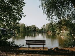 Chalet in Geel in Quiet Location by the Water