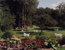 House in Rochefort With Large Park Where the Ave Flows