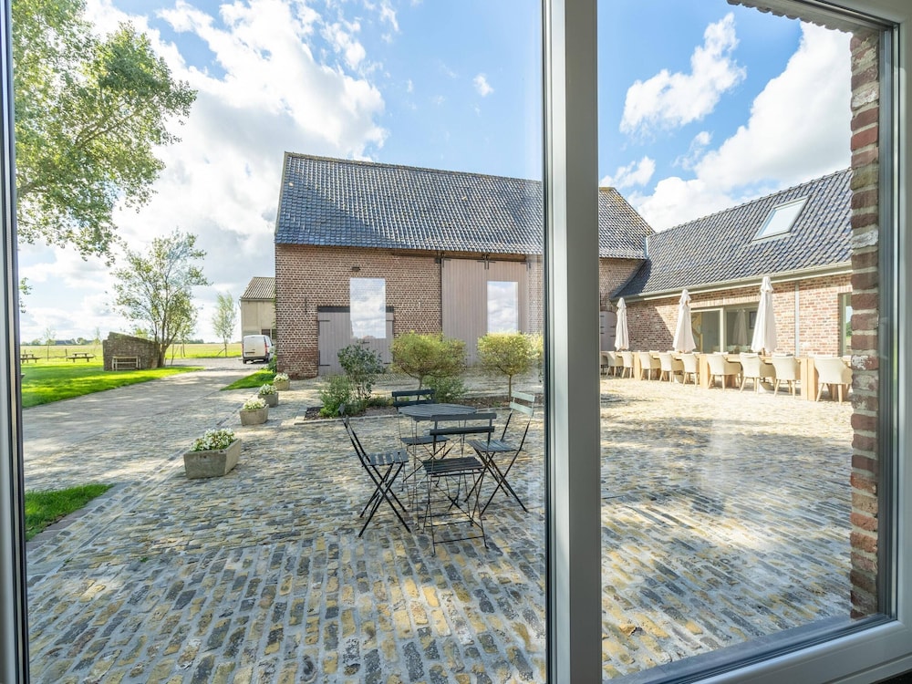 Spacious Holiday Home With Pond