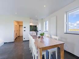 Peaceful Villa With Pond