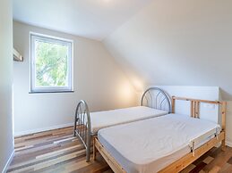 Spacious Holiday Home With Pond