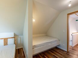 Peaceful Villa With Pond