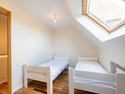 Peaceful Villa With Pond