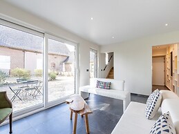 Spacious Holiday Home With Pond