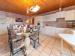 Sweet Home in Chiny With Garden